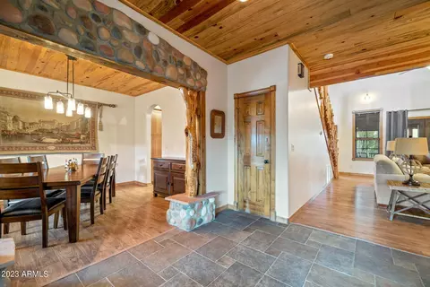 2751 Challenger Dr, Overgaard, AZ 85933 photo 13