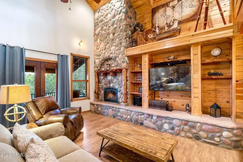 2751 Challenger Dr, Overgaard, AZ 85933 photo 18