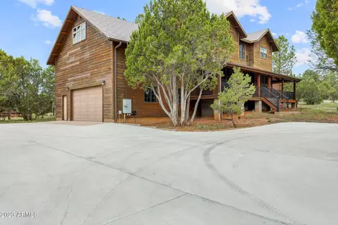2751 Challenger Dr, Overgaard, AZ 85933 photo 11