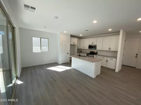 9237 E Smith Ave, Mesa, AZ 85212 photo 2