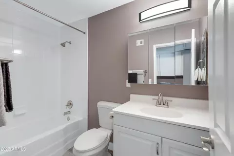 810 E Colter St #32, Phoenix, AZ 85014 photo 18