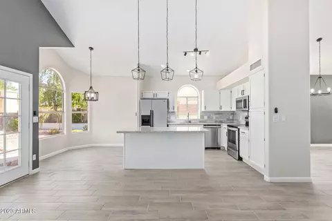 1222 E Beverly Ln, Phoenix, AZ 85022 photo 13
