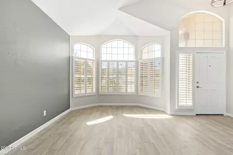 1222 E Beverly Ln, Phoenix, AZ 85022 photo 9