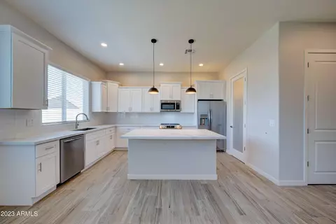 8030 S 6th Dr, Phoenix, AZ 85041 photo 3