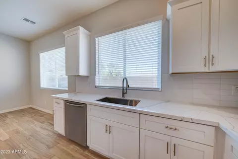 8030 S 6th Dr, Phoenix, AZ 85041 photo 5