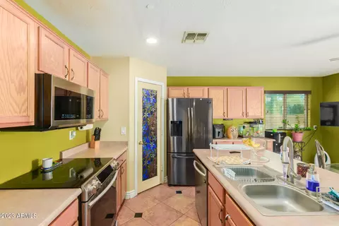 3224 S 81st Dr, Phoenix, AZ 85043 photo 11