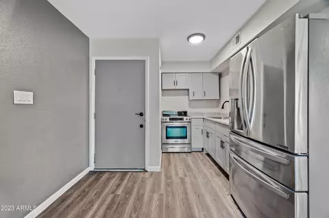 3131 W Cochise Dr #208, Phoenix, AZ 85051