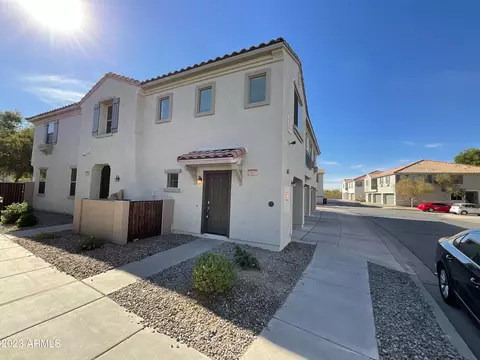 2837 E Dunbar Dr, Phoenix, AZ 85042