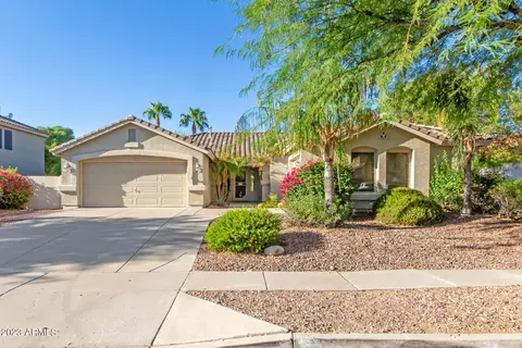 3130 W Quail Track Dr, Phoenix, AZ 85083