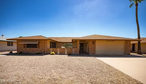 9501 W Brokenstone Dr, Sun City, AZ 85351