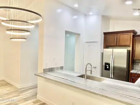 5740 S 21st Ter, Phoenix, AZ 85040 photo 2