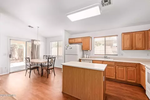 2318 S 65th Dr, Phoenix, AZ 85043 photo 11