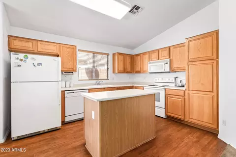 2318 S 65th Dr, Phoenix, AZ 85043 photo 8