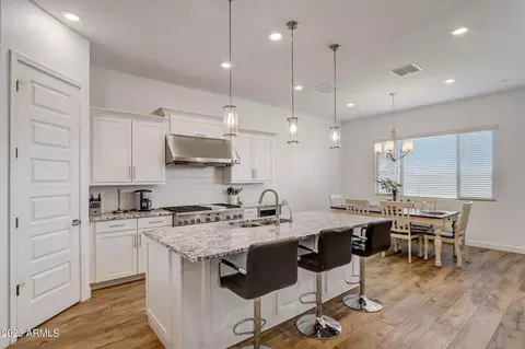2526 E Pleasant Ln, Phoenix, AZ 85042 photo 7