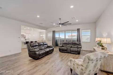 2526 E Pleasant Ln, Phoenix, AZ 85042 photo 4