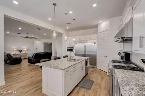 2526 E Pleasant Ln, Phoenix, AZ 85042 photo 3