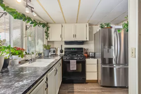9232 Espana Ave, Mesa, AZ 85208 photo 4