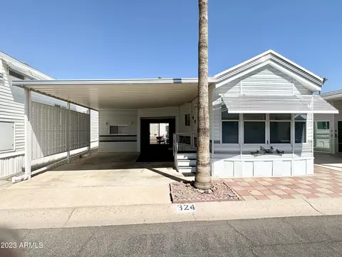 324 S Emerald Dr, Apache Junction, AZ 85120 photo 2