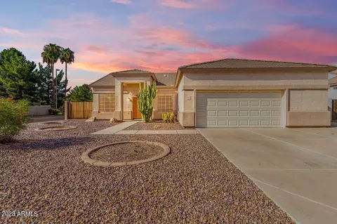 72 E Spur Ave, Gilbert, AZ 85296