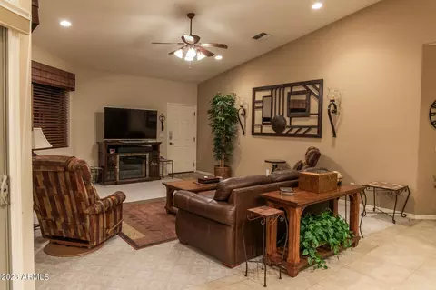 5734 E Leonora St, Mesa, AZ 85215 photo 2