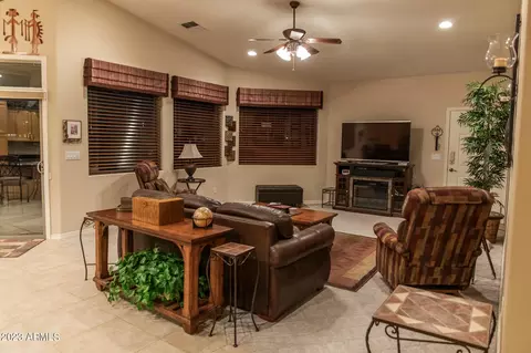 5734 E Leonora St, Mesa, AZ 85215