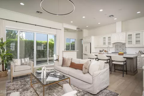 4017 N 40th St #5, Phoenix, AZ 85018