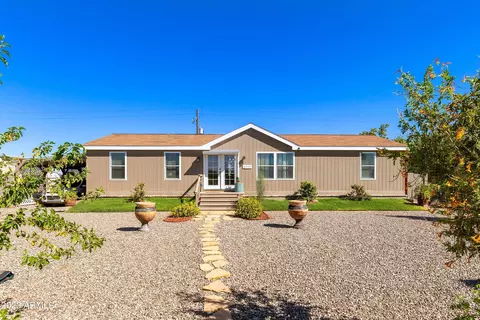 3320 W Caballero Dr, Eloy, AZ 85131