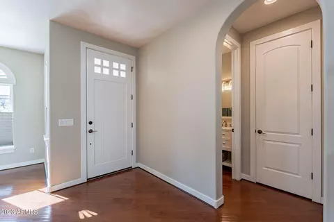 2947 N 48th Pl, Phoenix, AZ 85018 photo 4