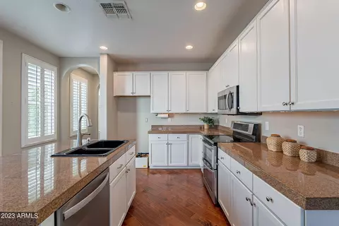 2947 N 48th Pl, Phoenix, AZ 85018 photo 12