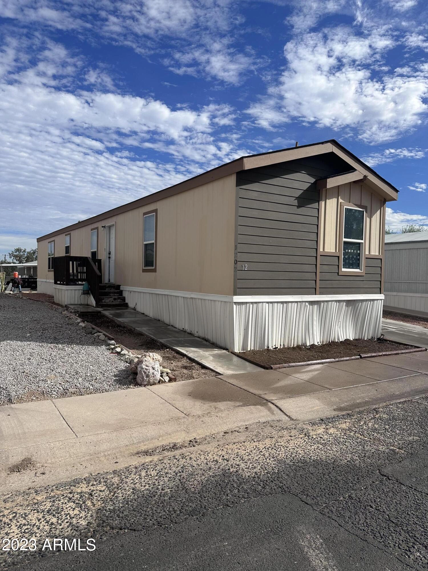 1202 W Summerside Rd  