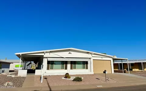 2235 N Nicklaus Dr, Mesa, AZ 85215