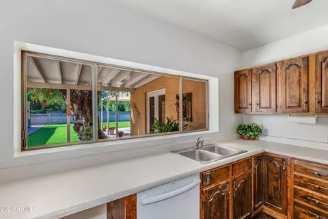 309 E Oregon Ave, Phoenix, AZ 85012 photo 9