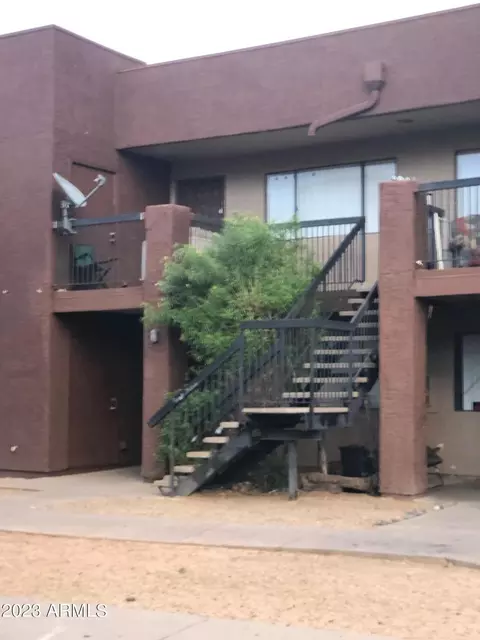 3810 N Maryvale Pkwy #2030, Phoenix, AZ 85031