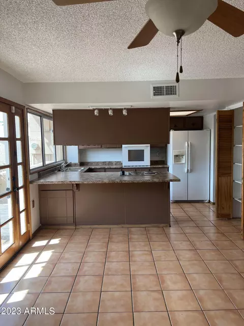 1512 E Logan Dr, Tempe, AZ 85282 photo 8