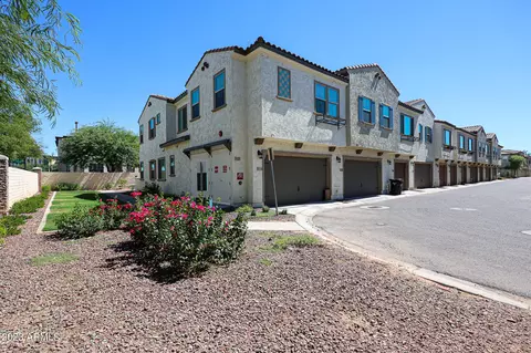 2625 S Peppertree Dr #111, Gilbert, AZ 85295