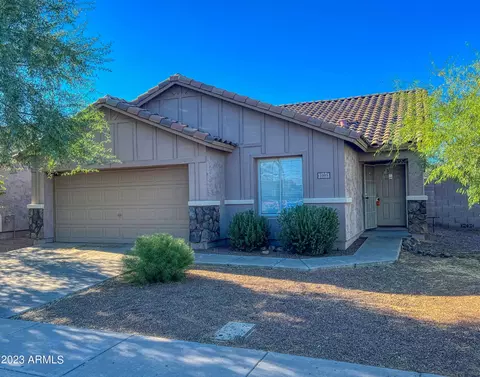 1005 E Grenadine Rd, Phoenix, AZ 85040