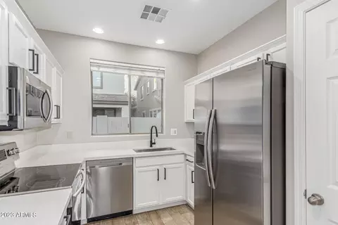1049 E Julian Dr, Gilbert, AZ 85295 photo 6