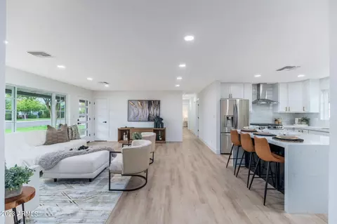 3035 E Montecito Ave, Phoenix, AZ 85016