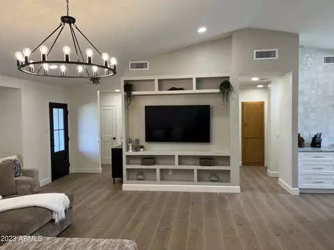 8001 N 11th Ave, Phoenix, AZ 85021 photo 5