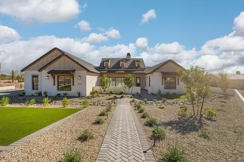 8335 E Regina Cir, Mesa, AZ 85207