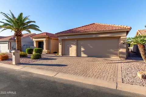 10626 E Coopers Hawk Dr, Sun Lakes, AZ 85248