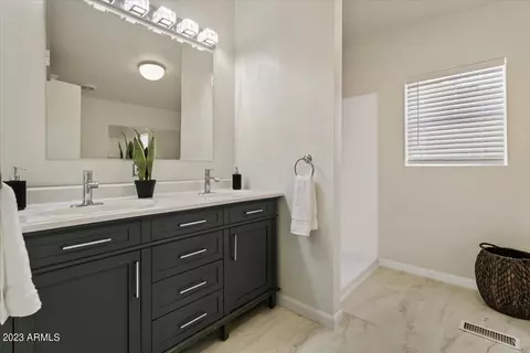 2902 Escuda Rd, Phoenix, AZ 85050 photo 2