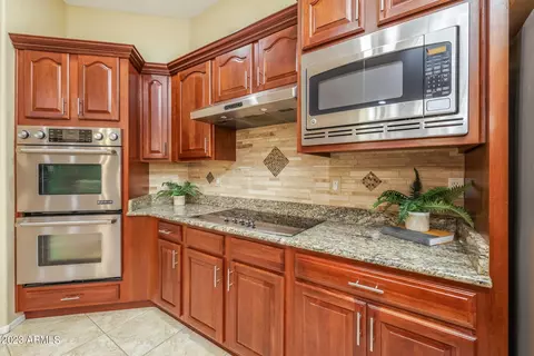 Kitchen - 11251 E Spaulding Ave, Mesa, AZ 85212 photo 4 of 5