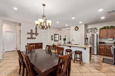 1284 E Apricot Ln, Gilbert, AZ 85298 photo 11