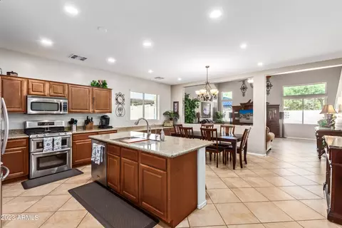 1284 E Apricot Ln, Gilbert, AZ 85298 photo 3