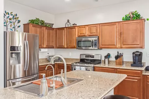 1284 E Apricot Ln, Gilbert, AZ 85298 photo 4