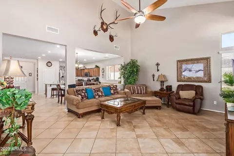 1284 E Apricot Ln, Gilbert, AZ 85298 photo 9