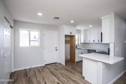 4446 S 36th Dr, Phoenix, AZ 85041 photo 4