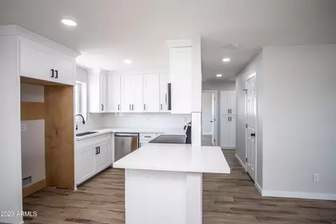 4446 S 36th Dr, Phoenix, AZ 85041 photo 3
