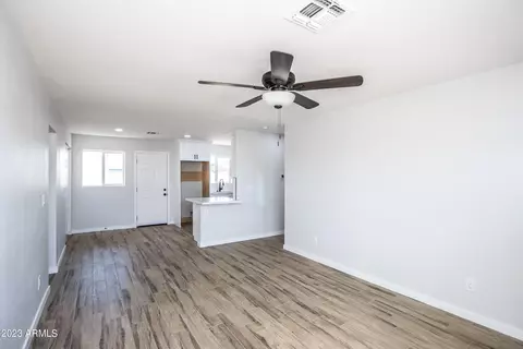 4446 S 36th Dr, Phoenix, AZ 85041 photo 6